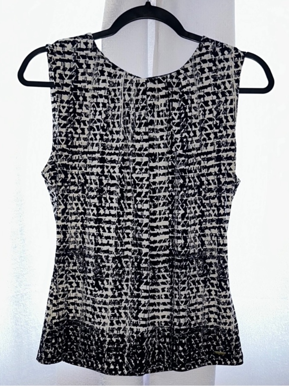 Calvin Klein Black & White Abstract Print Sleeveless Camisole